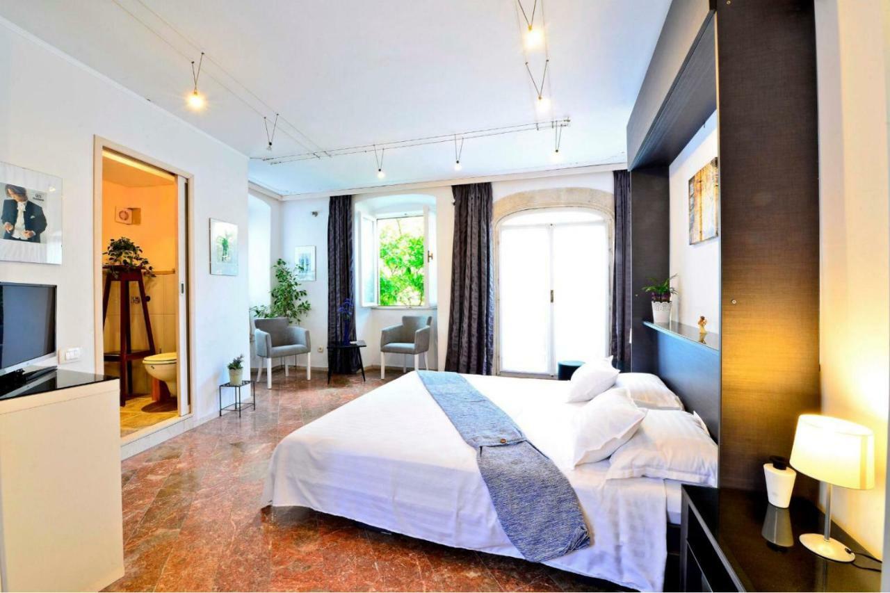 Romantic Rooms Gena โตรกีร์ ภายนอก รูปภาพ